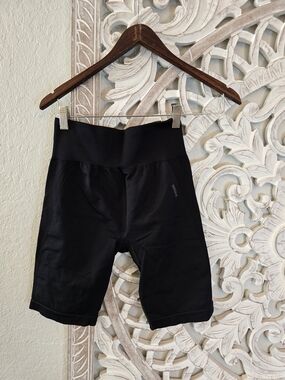 Gymshark Women’s Flex Cycling Shorts Stretch Athletic Black Size M NWOT